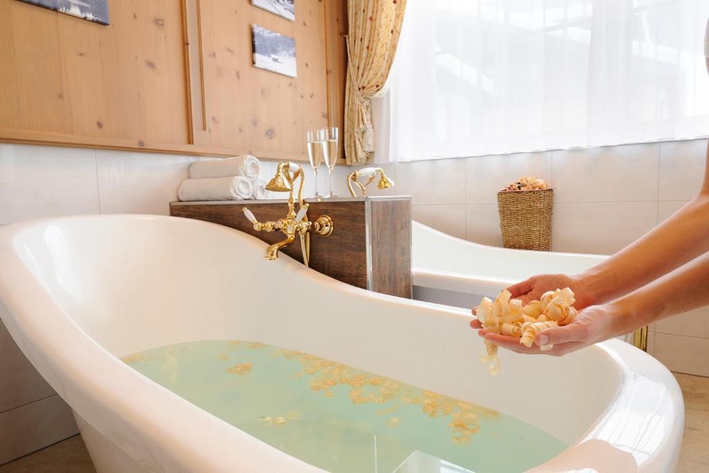 Hotel Alpenrose ツァウヘンゼー エクステリア 写真