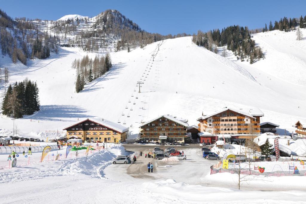 Hotel Alpenrose ツァウヘンゼー エクステリア 写真